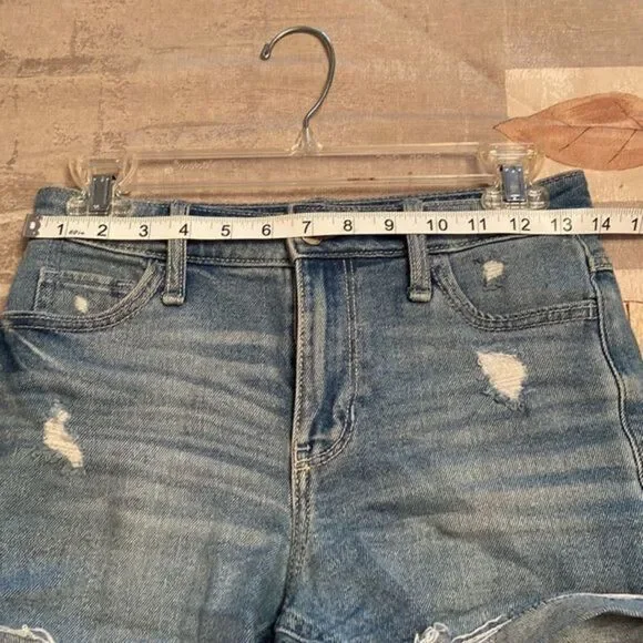 ⭐️HOLLISTER HIGH RISE MIDI SHORT - Picture 8 of 12